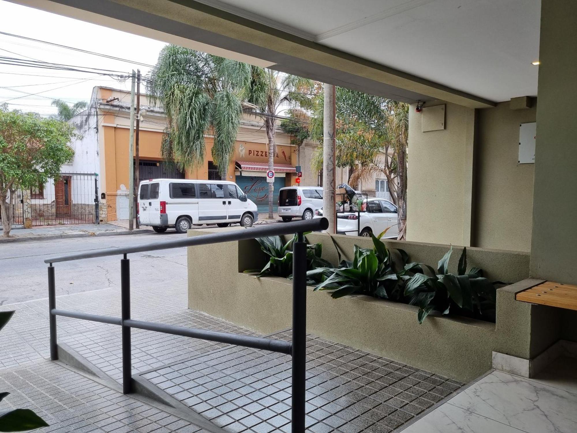 Excelente Departamento Con Patio